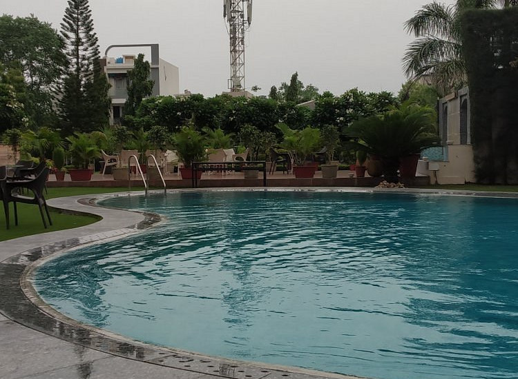 Hotel Paras Mahal